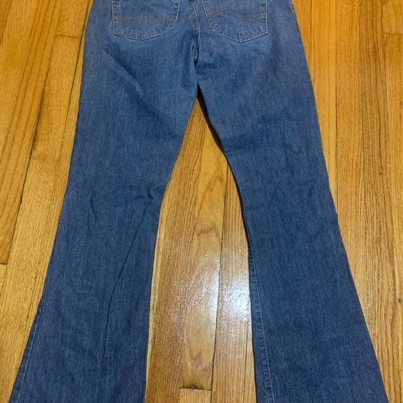 ABERCROMBIE & FITCH Medium Wash Bootcut Jeans Button Fly SIZE 6R - Picture 5 of 9